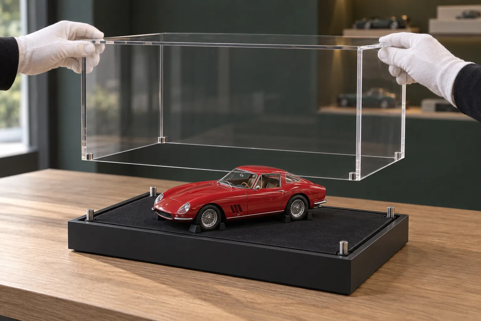 Removable-Cover Plexiglass Display